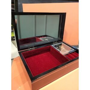 Vintage black lacquer Avon Presidents sales competion jewelry Music box, works